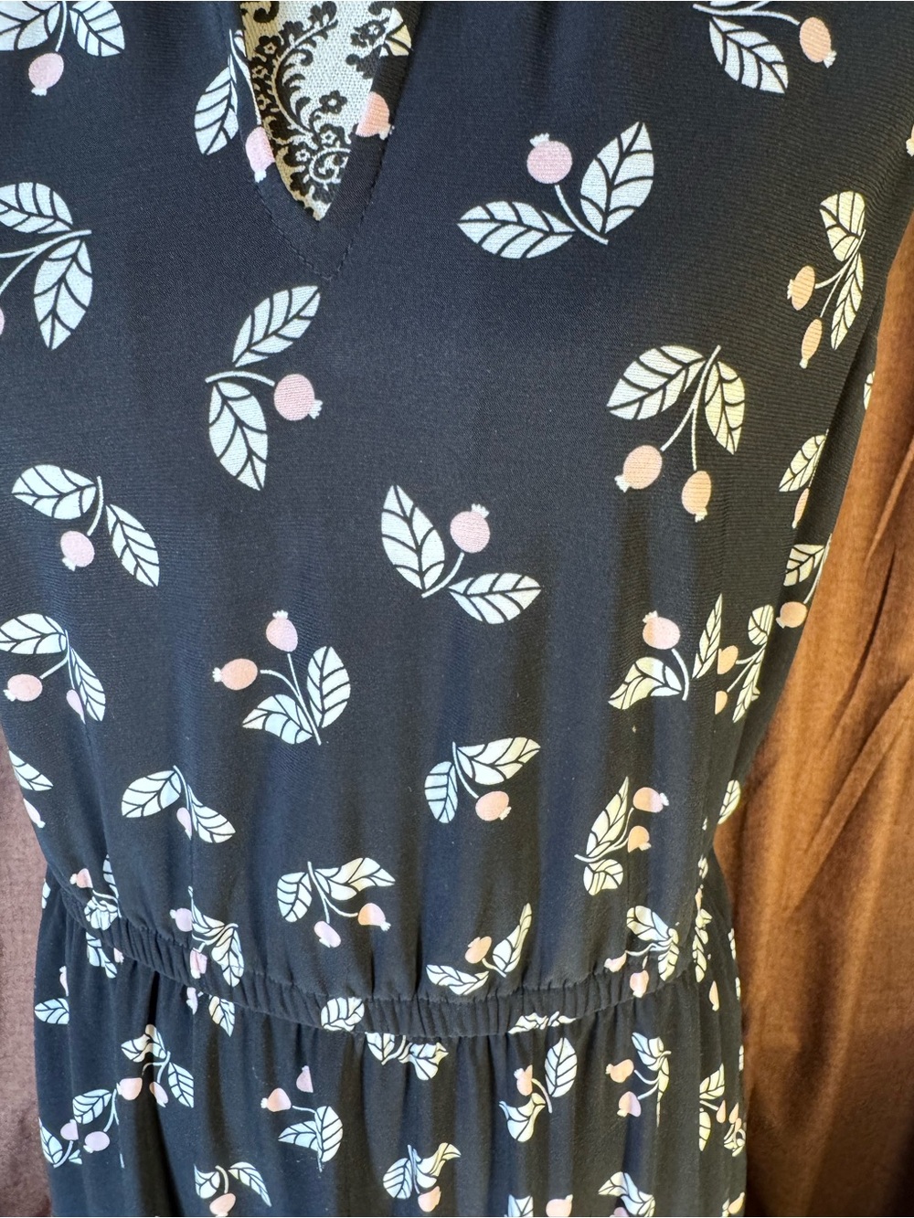 Anne Klein Floral Print Sleeveless Black Floral V-Neck Dress size 12 - Picture 2 of 8